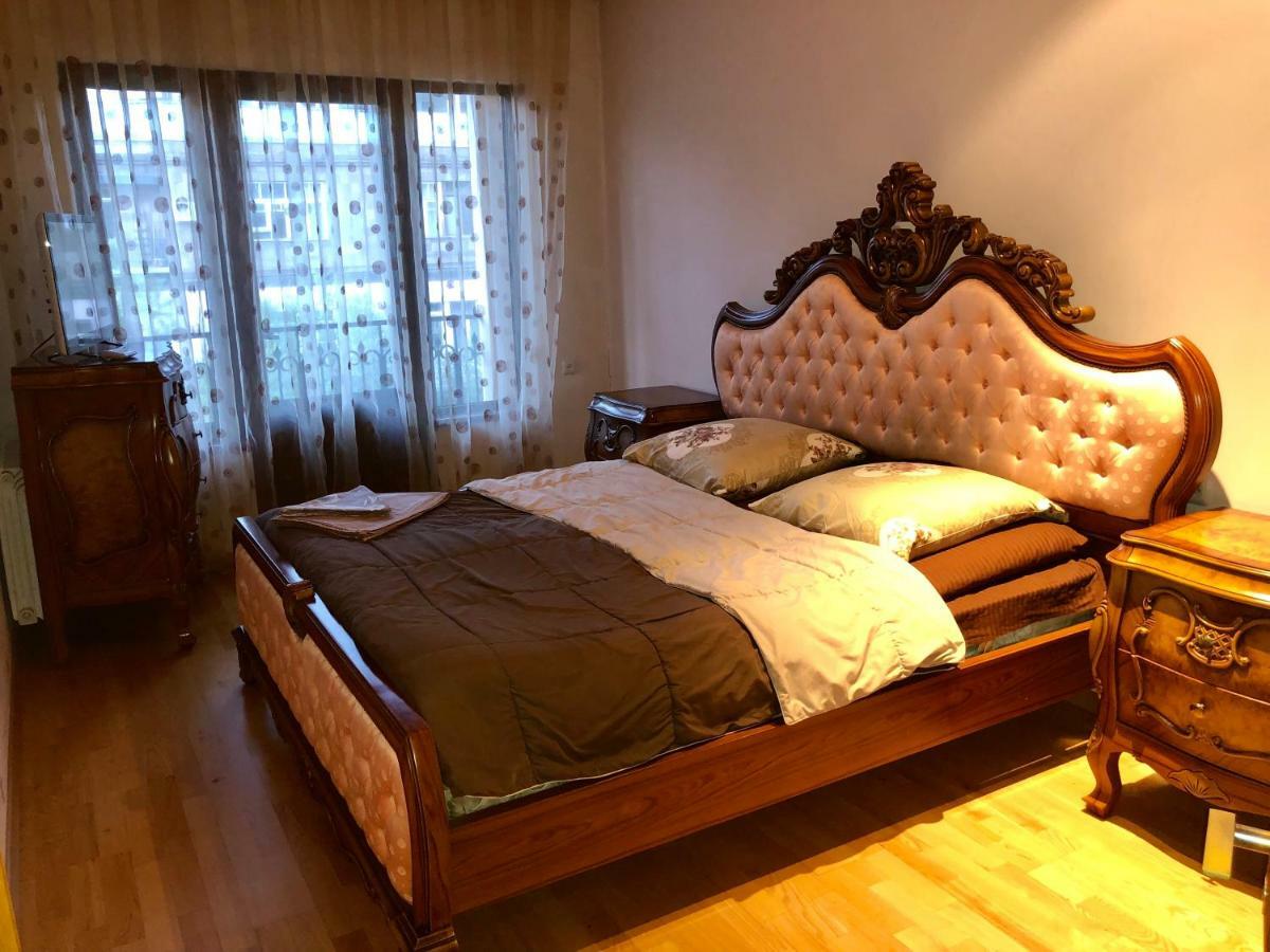 Luxury Tumanyan Apartment Yerevan Exterior foto
